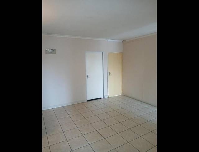 8 BEDROOM APARTMENT FOR SALE IN ALBERTON NORTH